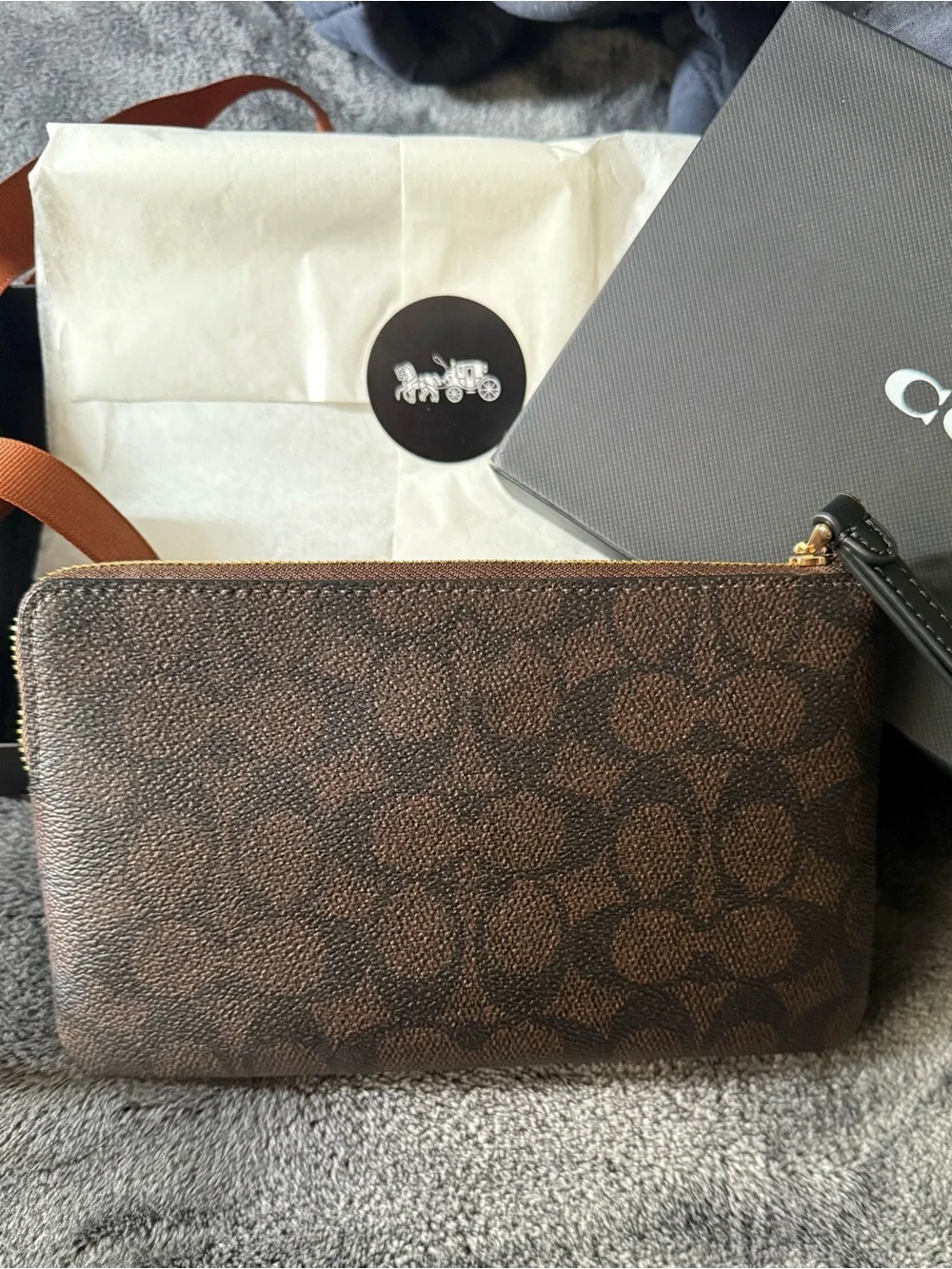 Coach Large Corner Zip Wristlet - Gold/Walnut/Black